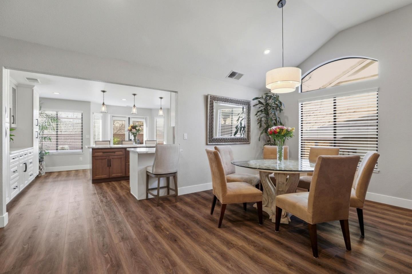 Detail Gallery Image 8 of 53 For 7945 Caledonia Dr, San Jose,  CA 95135 - 2 Beds | 2 Baths