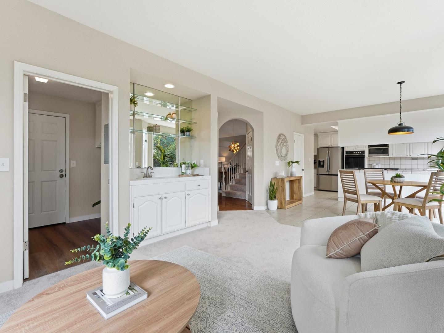 Detail Gallery Image 11 of 29 For 6492 Hirabayashi Dr, San Jose,  CA 95120 - 4 Beds | 2/1 Baths