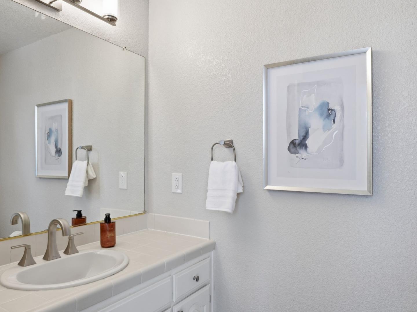 Detail Gallery Image 12 of 29 For 6492 Hirabayashi Dr, San Jose,  CA 95120 - 4 Beds | 2/1 Baths