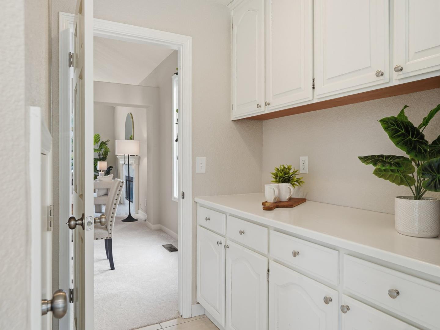 Detail Gallery Image 7 of 29 For 6492 Hirabayashi Dr, San Jose,  CA 95120 - 4 Beds | 2/1 Baths