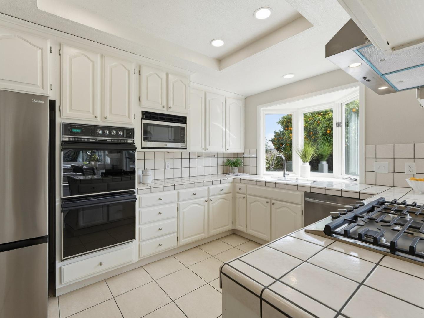 Detail Gallery Image 8 of 29 For 6492 Hirabayashi Dr, San Jose,  CA 95120 - 4 Beds | 2/1 Baths