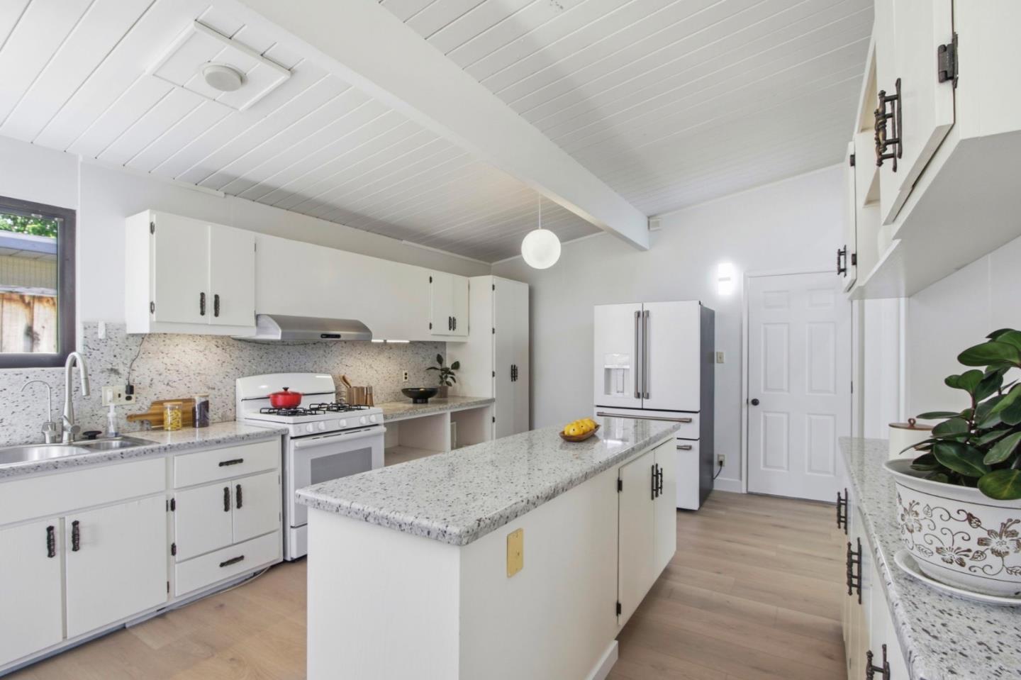 Detail Gallery Image 17 of 52 For 721 Stendhal Ln, Cupertino,  CA 95014 - 4 Beds | 3 Baths