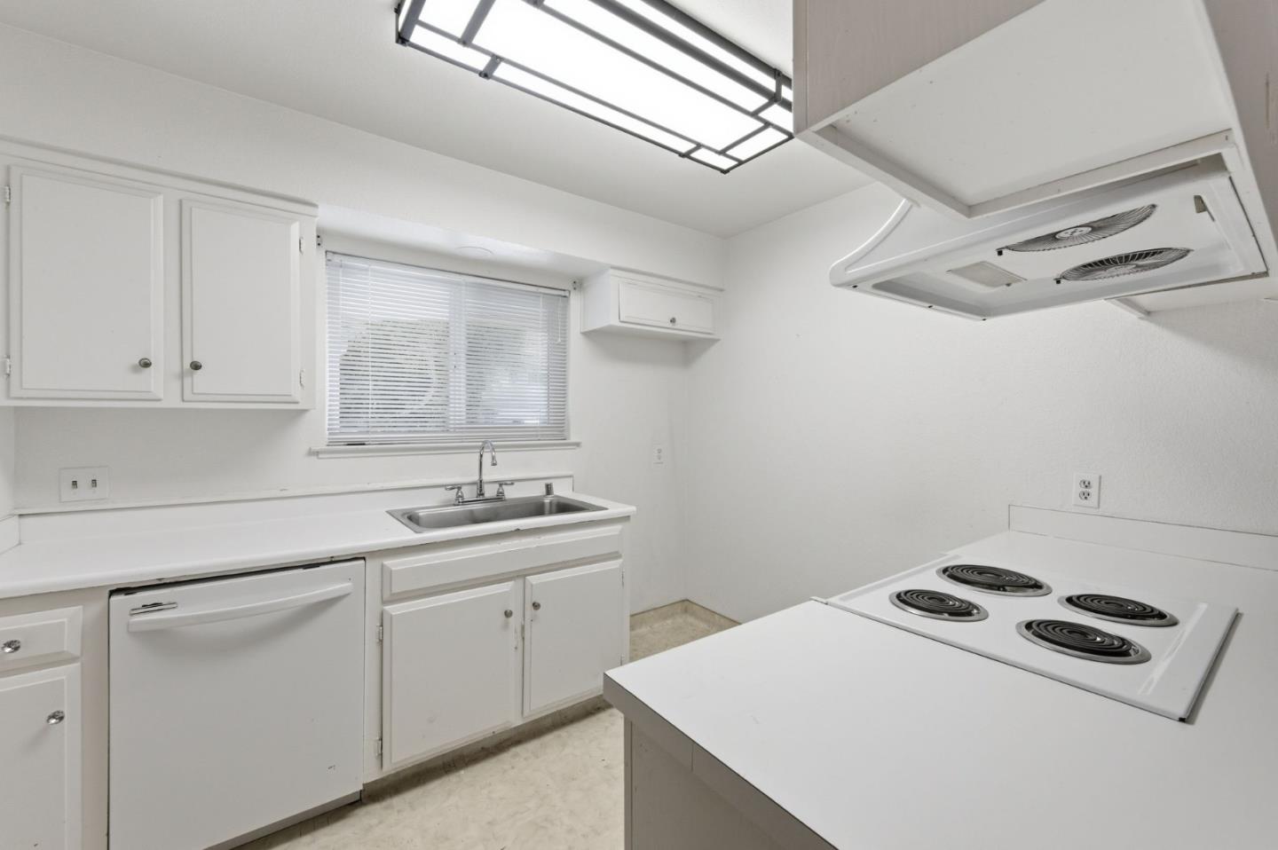 Detail Gallery Image 10 of 24 For 709 Bolivar Dr, San Jose,  CA 95123 - 3 Beds | 2 Baths