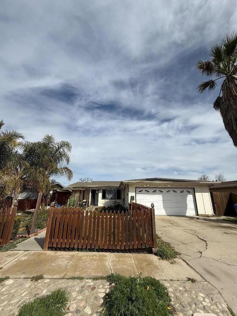 Detail Gallery Image 2 of 5 For 244 Larson Ln, Greenfield,  CA 93927 - 4 Beds | 2 Baths