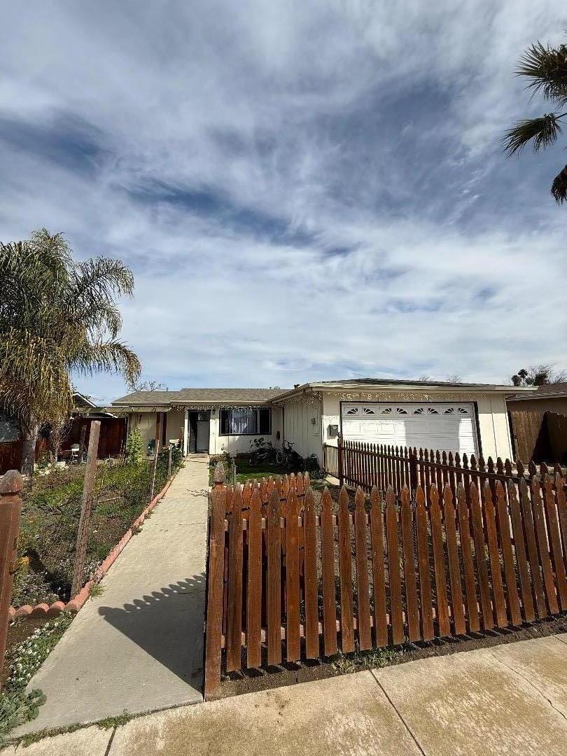 Detail Gallery Image 3 of 5 For 244 Larson Ln, Greenfield,  CA 93927 - 4 Beds | 2 Baths