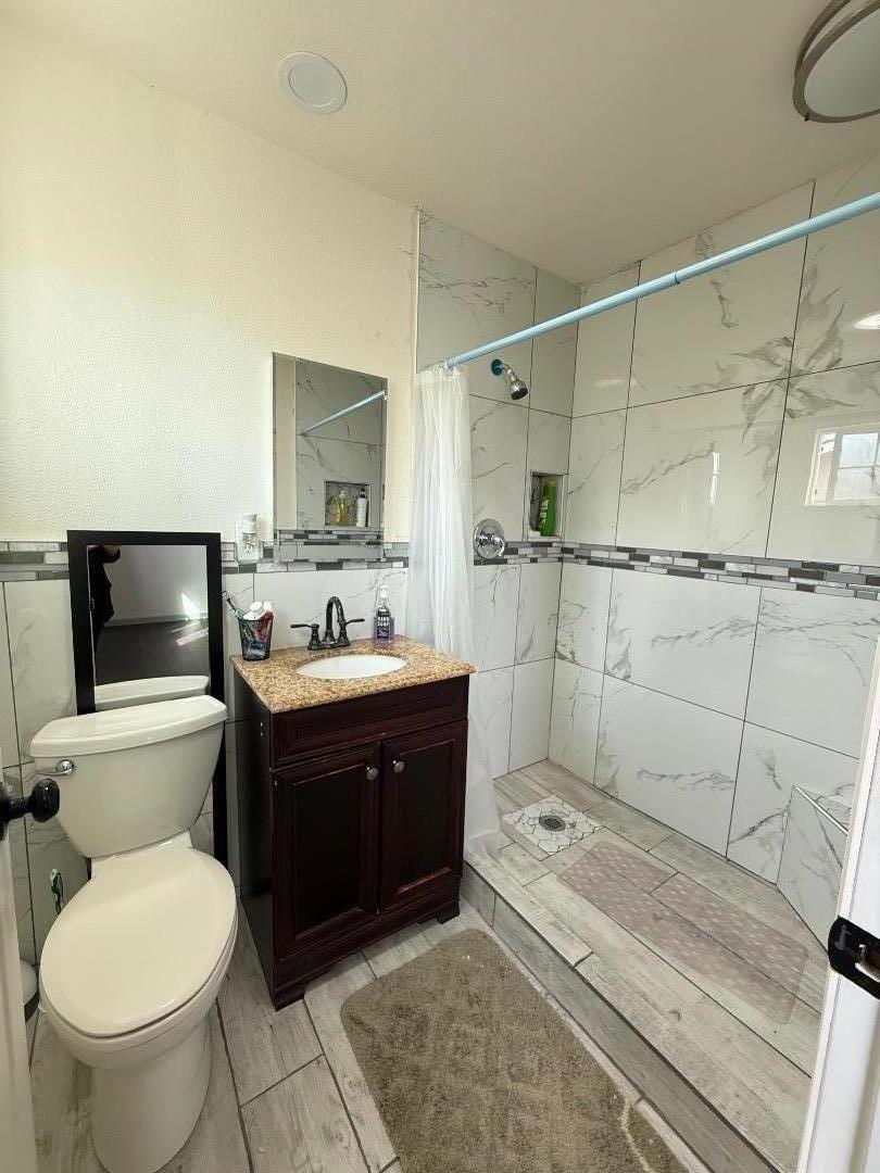 Detail Gallery Image 5 of 5 For 244 Larson Ln, Greenfield,  CA 93927 - 4 Beds | 2 Baths