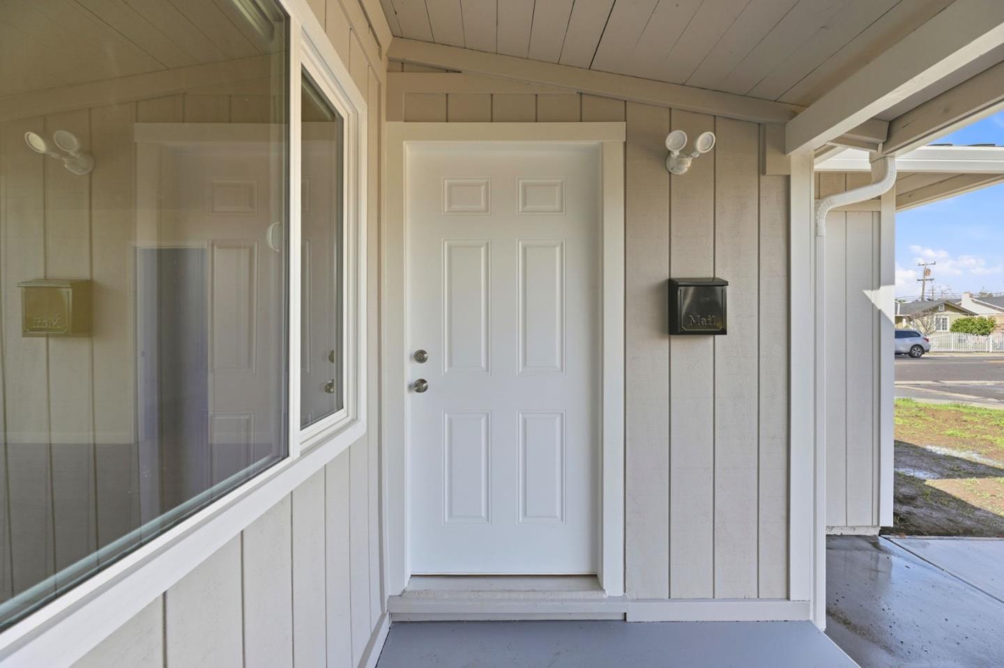 Detail Gallery Image 3 of 31 For 757 Melannie, San Jose,  CA 95116 - 4 Beds | 2 Baths