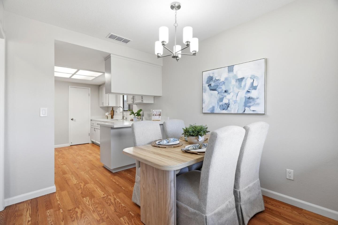 Detail Gallery Image 5 of 30 For 18953 Sara Park Cir, Saratoga,  CA 95070 - 3 Beds | 2 Baths