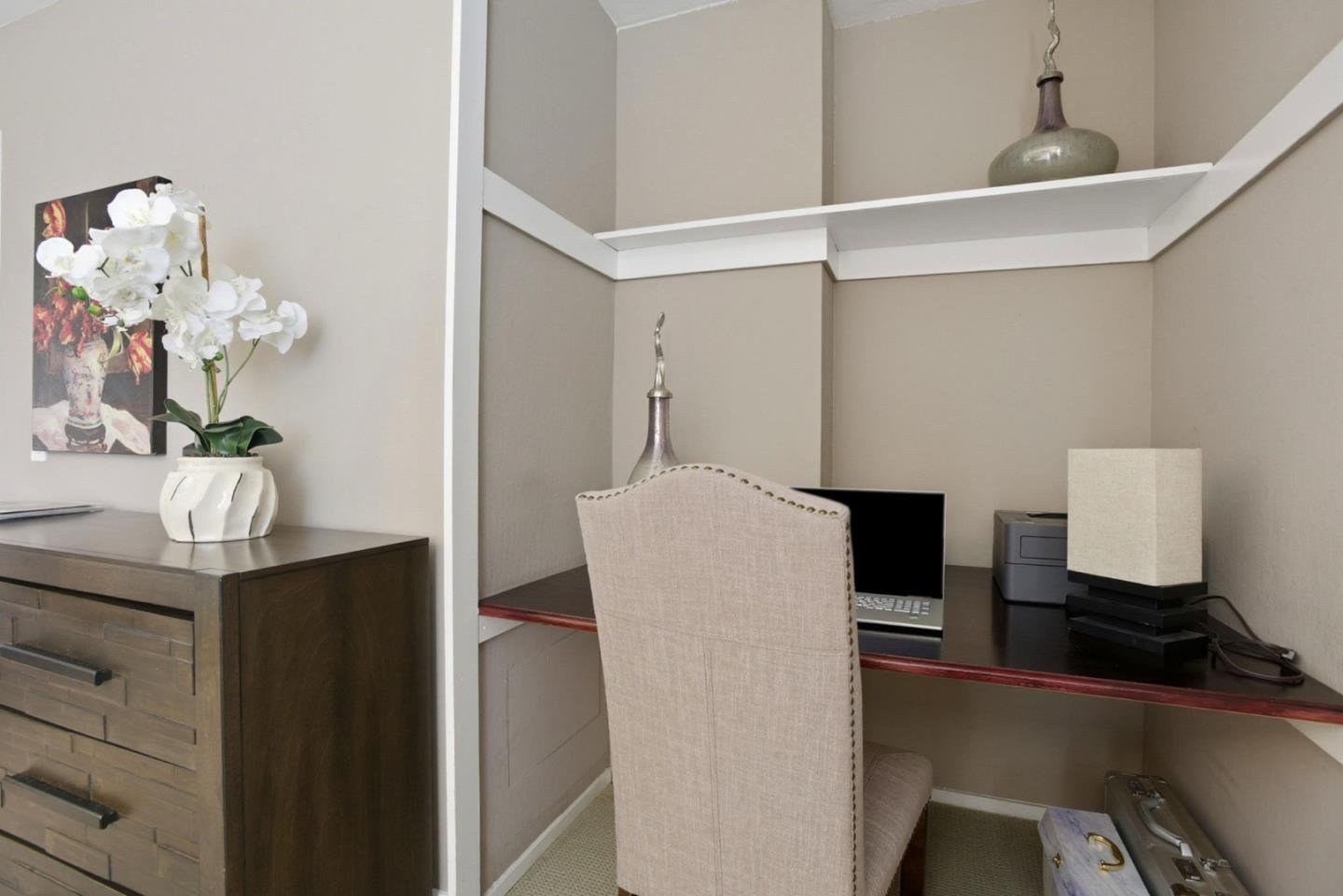 Detail Gallery Image 19 of 34 For 653 Fox Ct, Redwood City,  CA 94061 - 3 Beds | 2/1 Baths