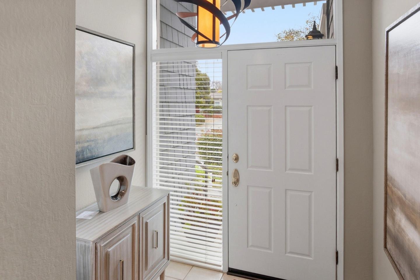 Detail Gallery Image 2 of 34 For 653 Fox Ct, Redwood City,  CA 94061 - 3 Beds | 2/1 Baths