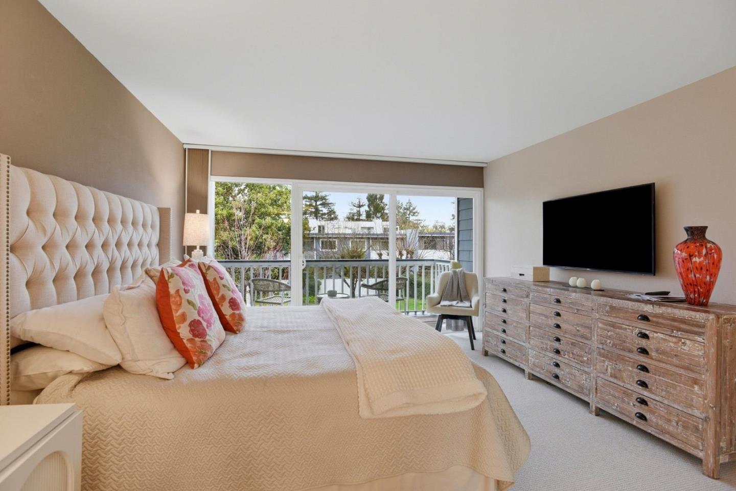 Detail Gallery Image 24 of 34 For 653 Fox Ct, Redwood City,  CA 94061 - 3 Beds | 2/1 Baths