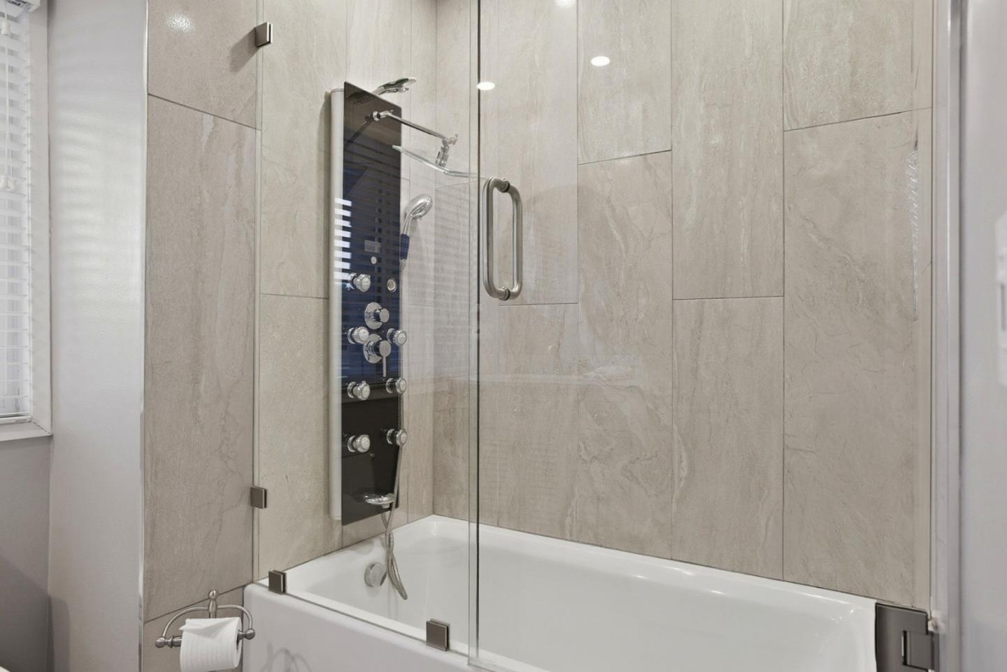 Detail Gallery Image 25 of 34 For 653 Fox Ct, Redwood City,  CA 94061 - 3 Beds | 2/1 Baths