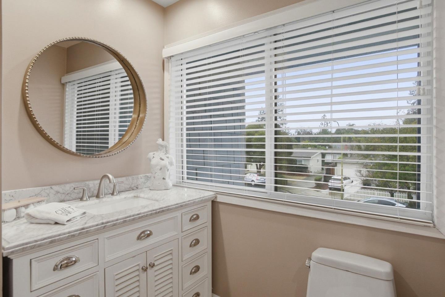 Detail Gallery Image 27 of 34 For 653 Fox Ct, Redwood City,  CA 94061 - 3 Beds | 2/1 Baths