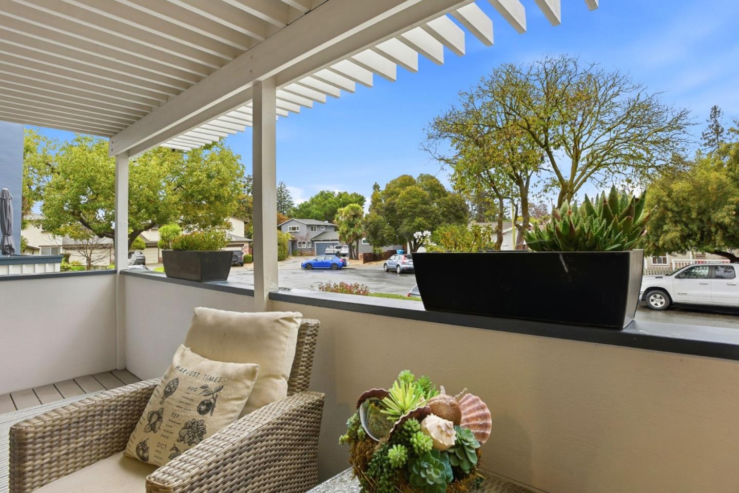 Detail Gallery Image 30 of 34 For 653 Fox Ct, Redwood City,  CA 94061 - 3 Beds | 2/1 Baths