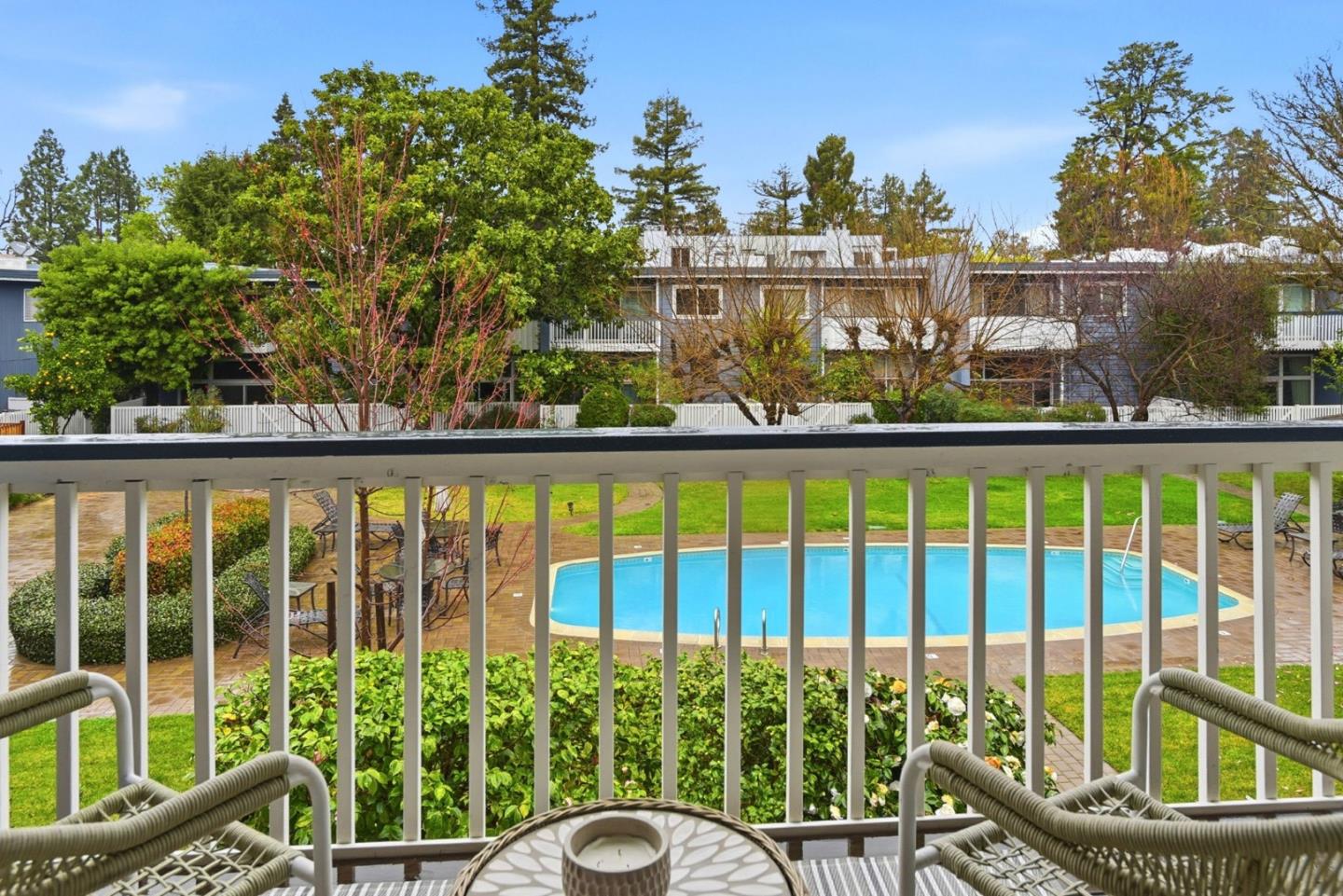 Detail Gallery Image 31 of 34 For 653 Fox Ct, Redwood City,  CA 94061 - 3 Beds | 2/1 Baths