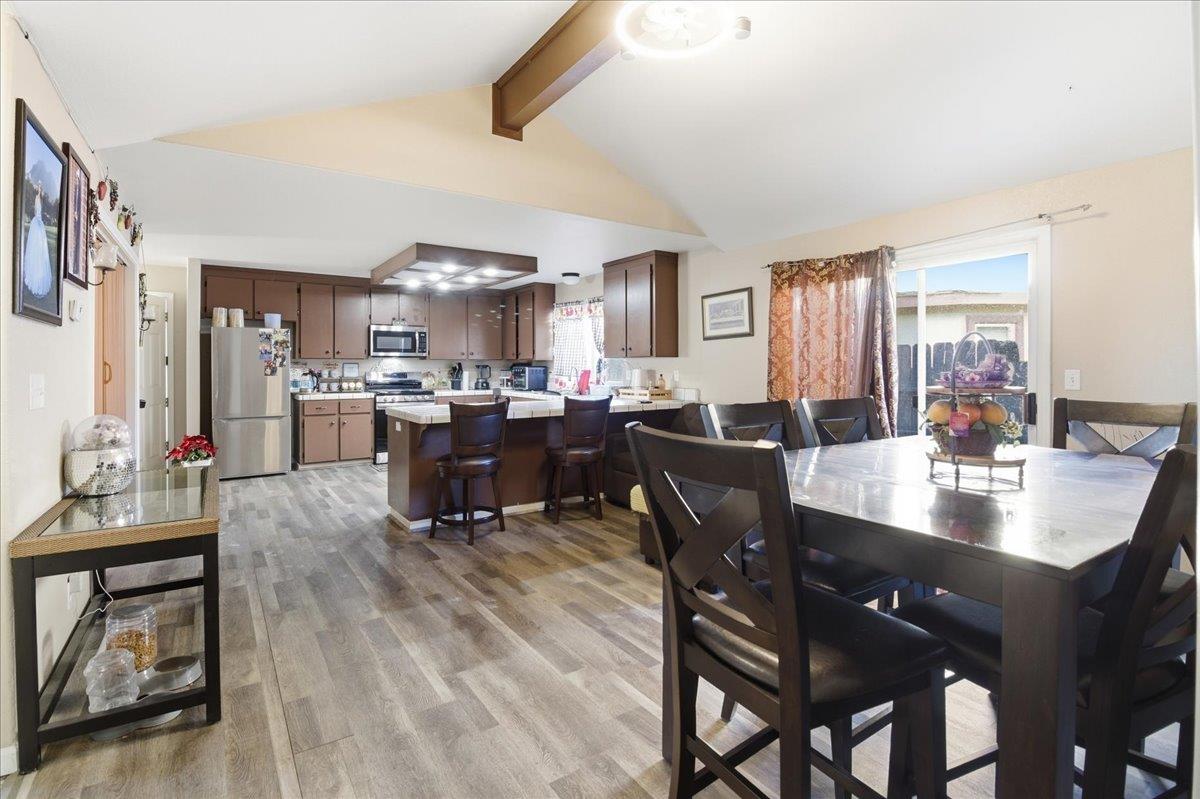 Detail Gallery Image 12 of 27 For 101 Westside Blvd, Hollister,  CA 95023 - 3 Beds | 2 Baths