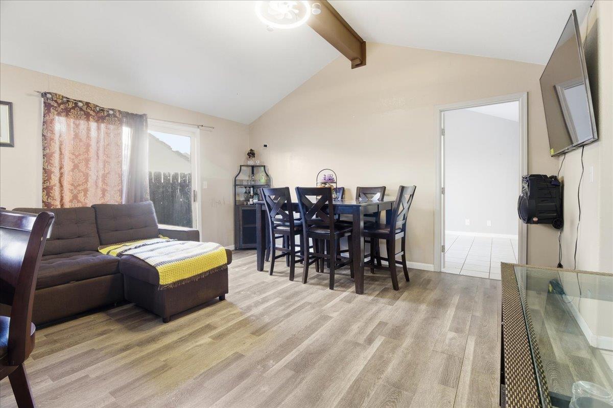 Detail Gallery Image 6 of 27 For 101 Westside Blvd, Hollister,  CA 95023 - 3 Beds | 2 Baths