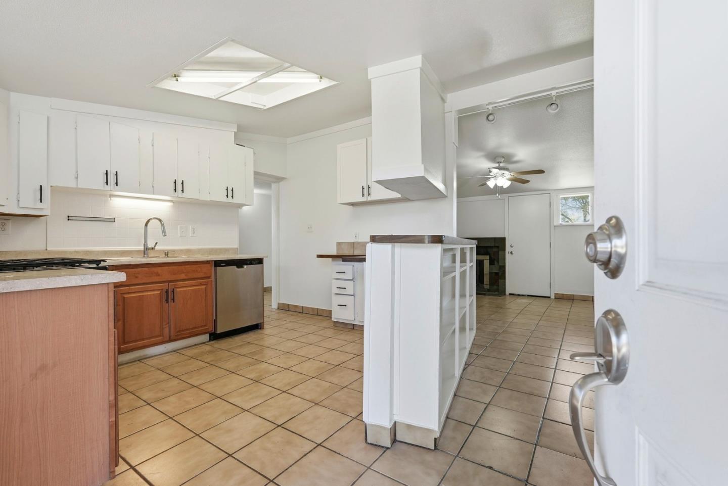 203 West Pearl Avenue, Stockton, CA, 95207