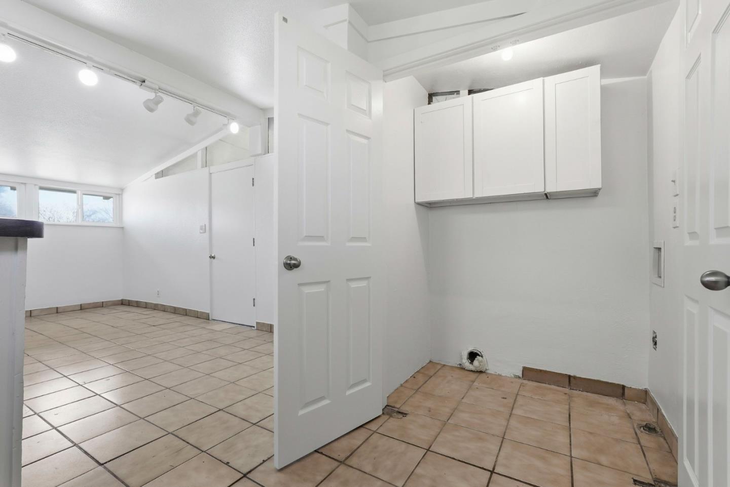 203 West Pearl Avenue, Stockton, CA, 95207