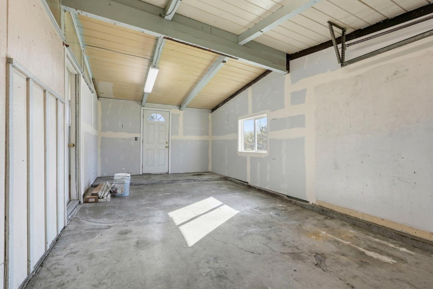 Detail Gallery Image 35 of 69 For 203 W Pearl Ave, Stockton,  CA 95207 - 4 Beds | 2 Baths