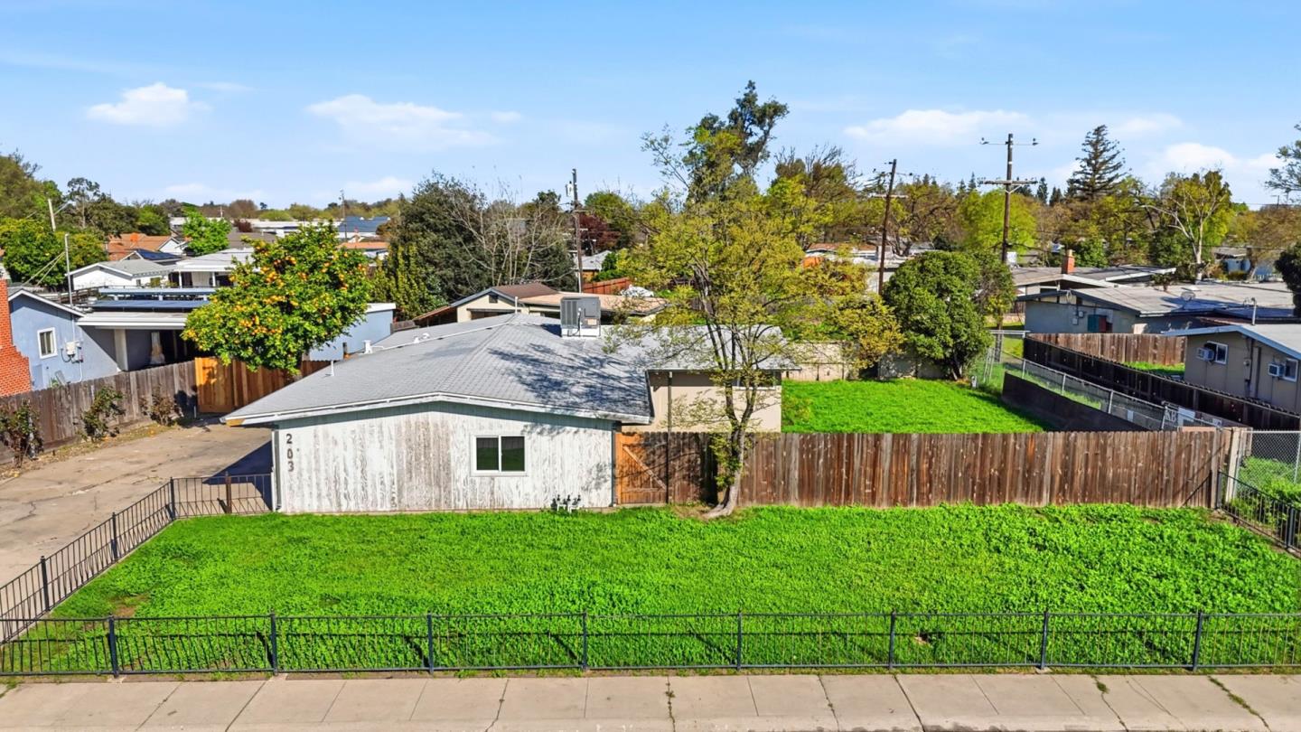 Detail Gallery Image 53 of 69 For 203 W Pearl Ave, Stockton,  CA 95207 - 4 Beds | 2 Baths