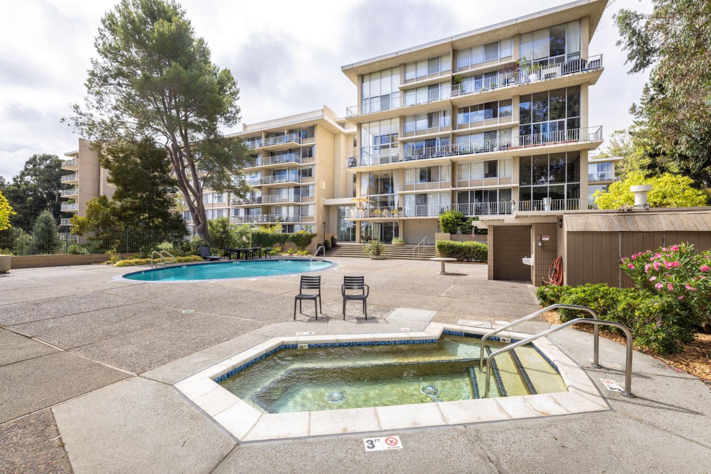 Detail Gallery Image 38 of 39 For 400 Davey Glen Rd #4503,  Belmont,  CA 94002 - 1 Beds | 1 Baths