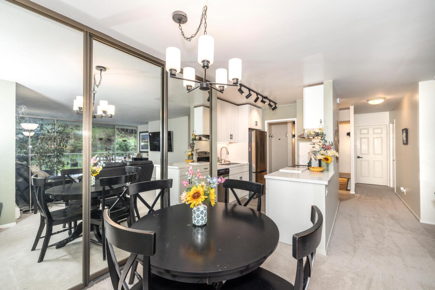 Detail Gallery Image 6 of 39 For 400 Davey Glen Rd #4503,  Belmont,  CA 94002 - 1 Beds | 1 Baths