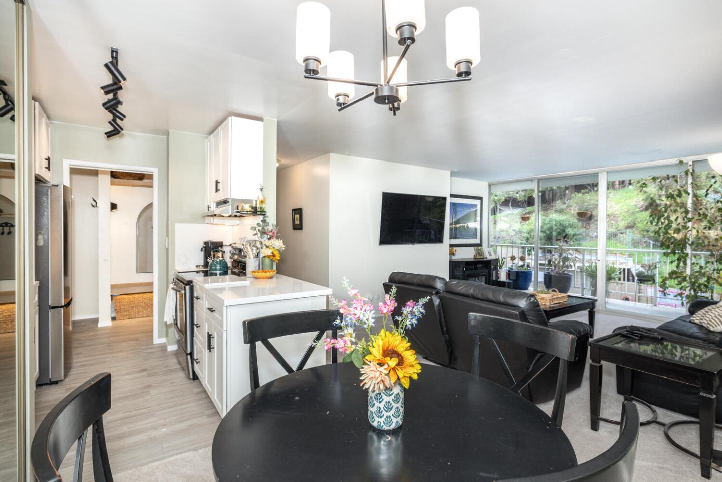 Detail Gallery Image 7 of 39 For 400 Davey Glen Rd #4503,  Belmont,  CA 94002 - 1 Beds | 1 Baths