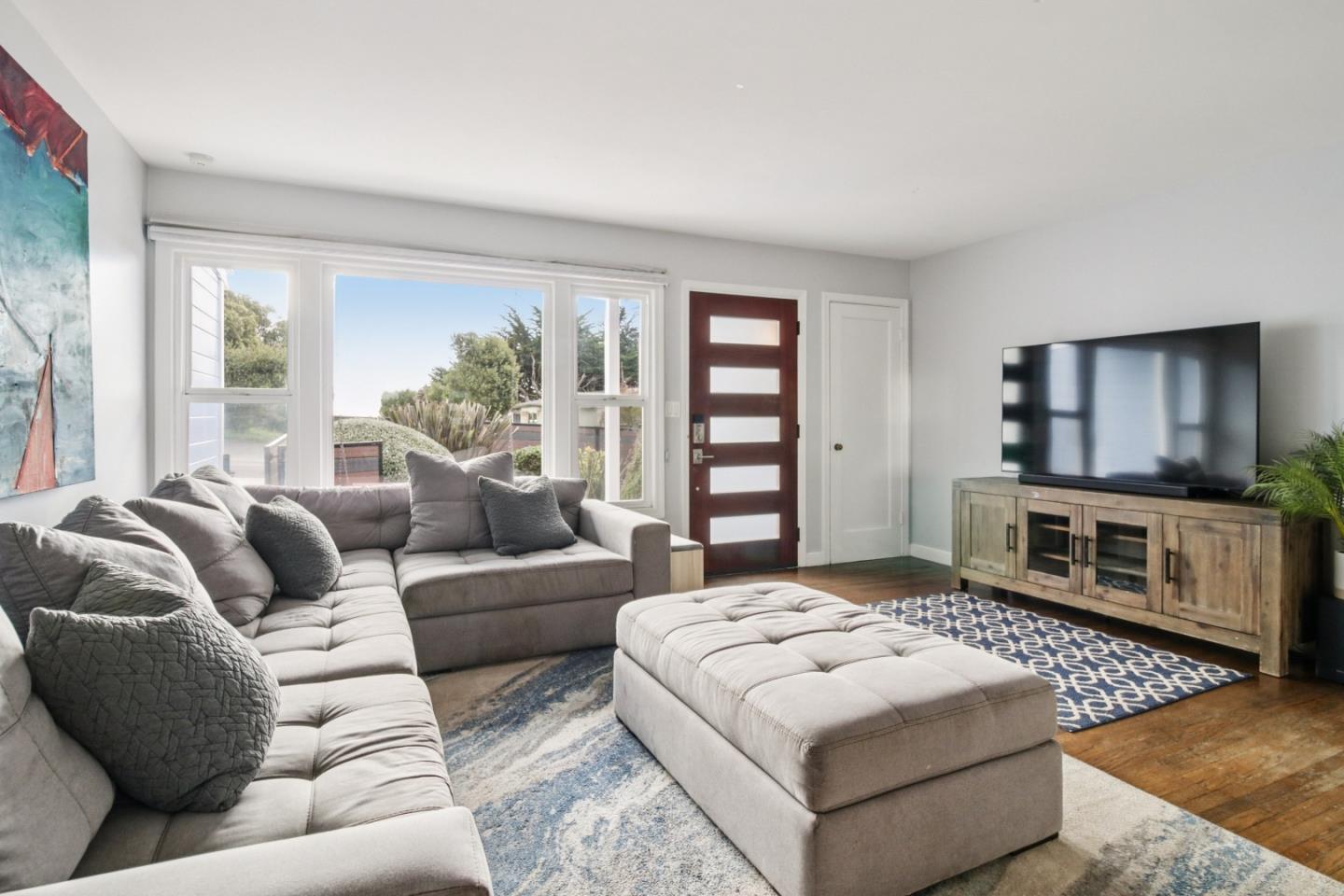 Detail Gallery Image 13 of 95 For 347 Manor Dr, Pacifica,  CA 94044 - 3 Beds | 3 Baths