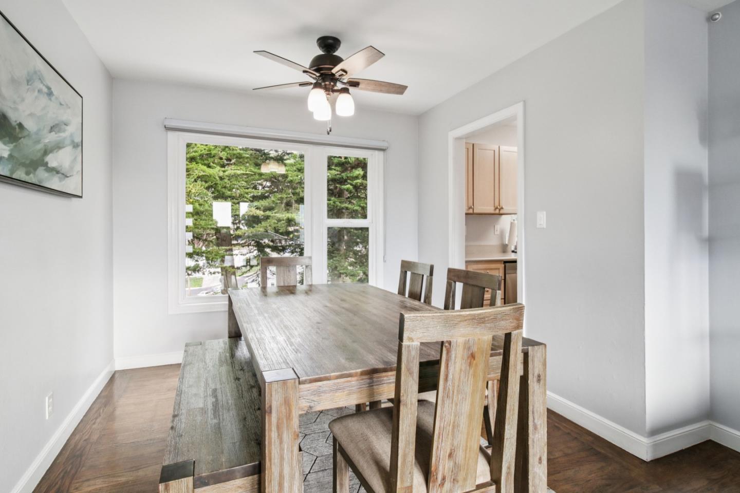 Detail Gallery Image 18 of 95 For 347 Manor Dr, Pacifica,  CA 94044 - 3 Beds | 3 Baths