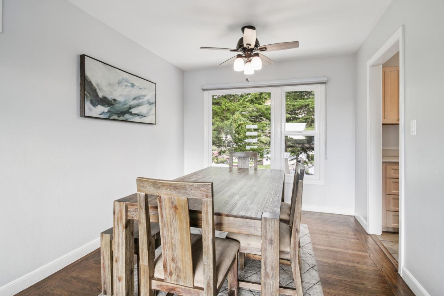 Detail Gallery Image 19 of 95 For 347 Manor Dr, Pacifica,  CA 94044 - 3 Beds | 3 Baths