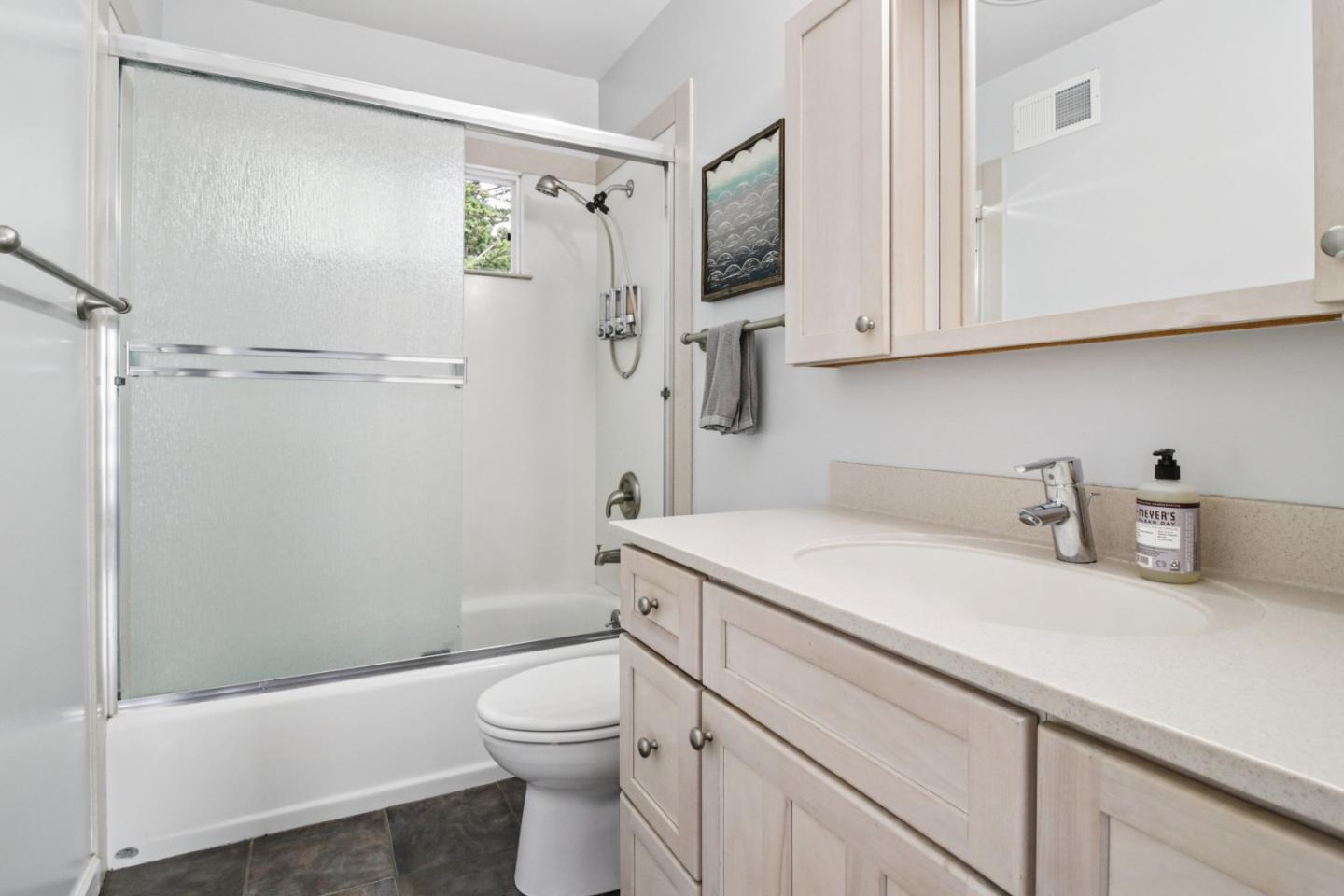 Detail Gallery Image 23 of 95 For 347 Manor Dr, Pacifica,  CA 94044 - 3 Beds | 3 Baths