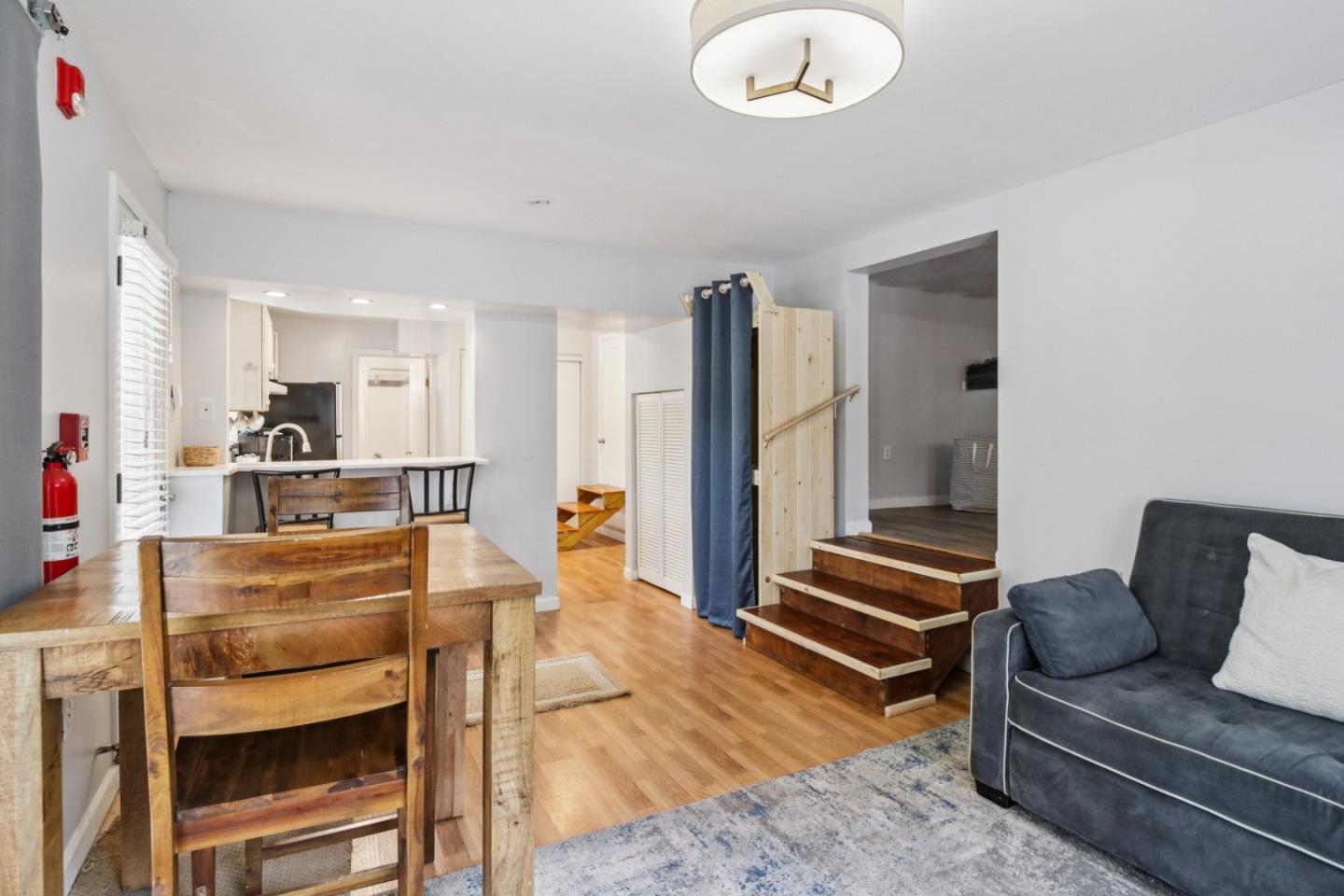 Detail Gallery Image 32 of 95 For 347 Manor Dr, Pacifica,  CA 94044 - 3 Beds | 3 Baths