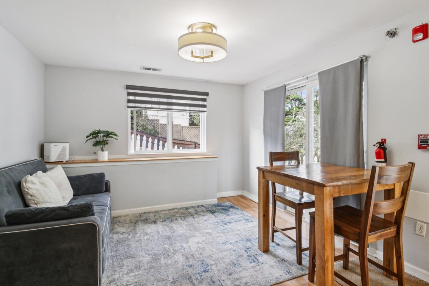 Detail Gallery Image 34 of 95 For 347 Manor Dr, Pacifica,  CA 94044 - 3 Beds | 3 Baths