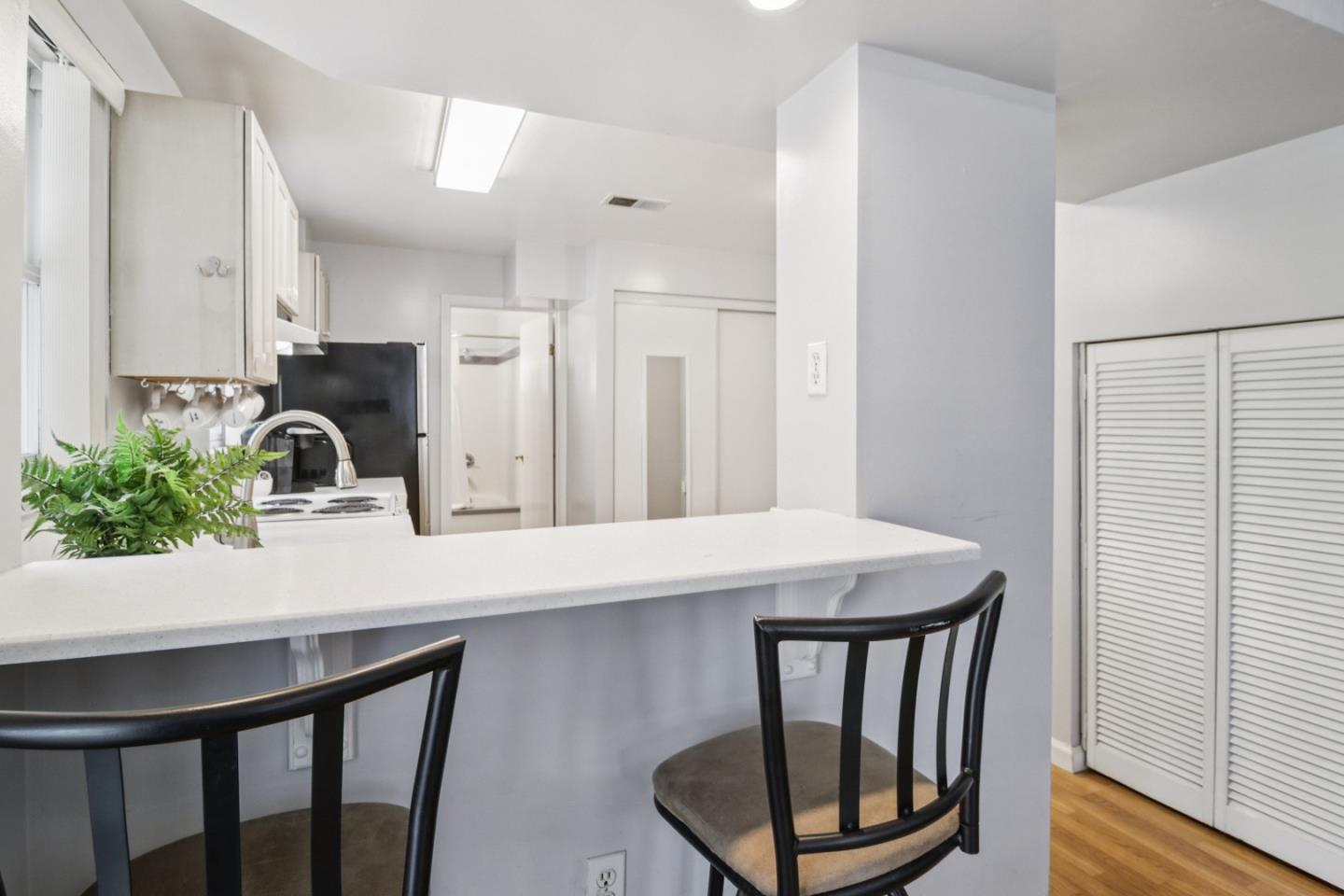 Detail Gallery Image 38 of 95 For 347 Manor Dr, Pacifica,  CA 94044 - 3 Beds | 3 Baths