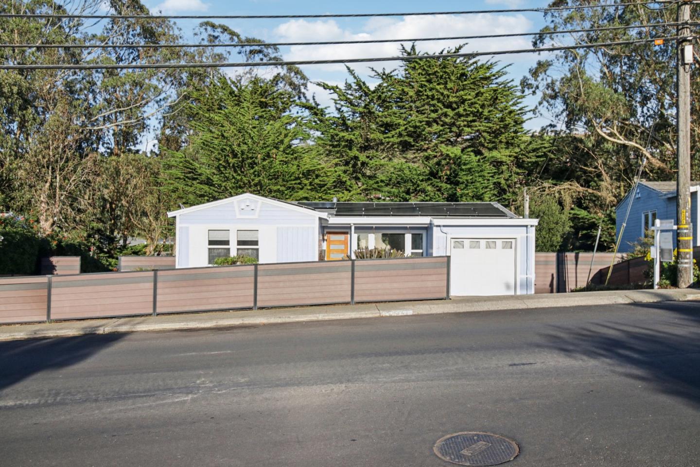 Detail Gallery Image 5 of 95 For 347 Manor Dr, Pacifica,  CA 94044 - 3 Beds | 3 Baths