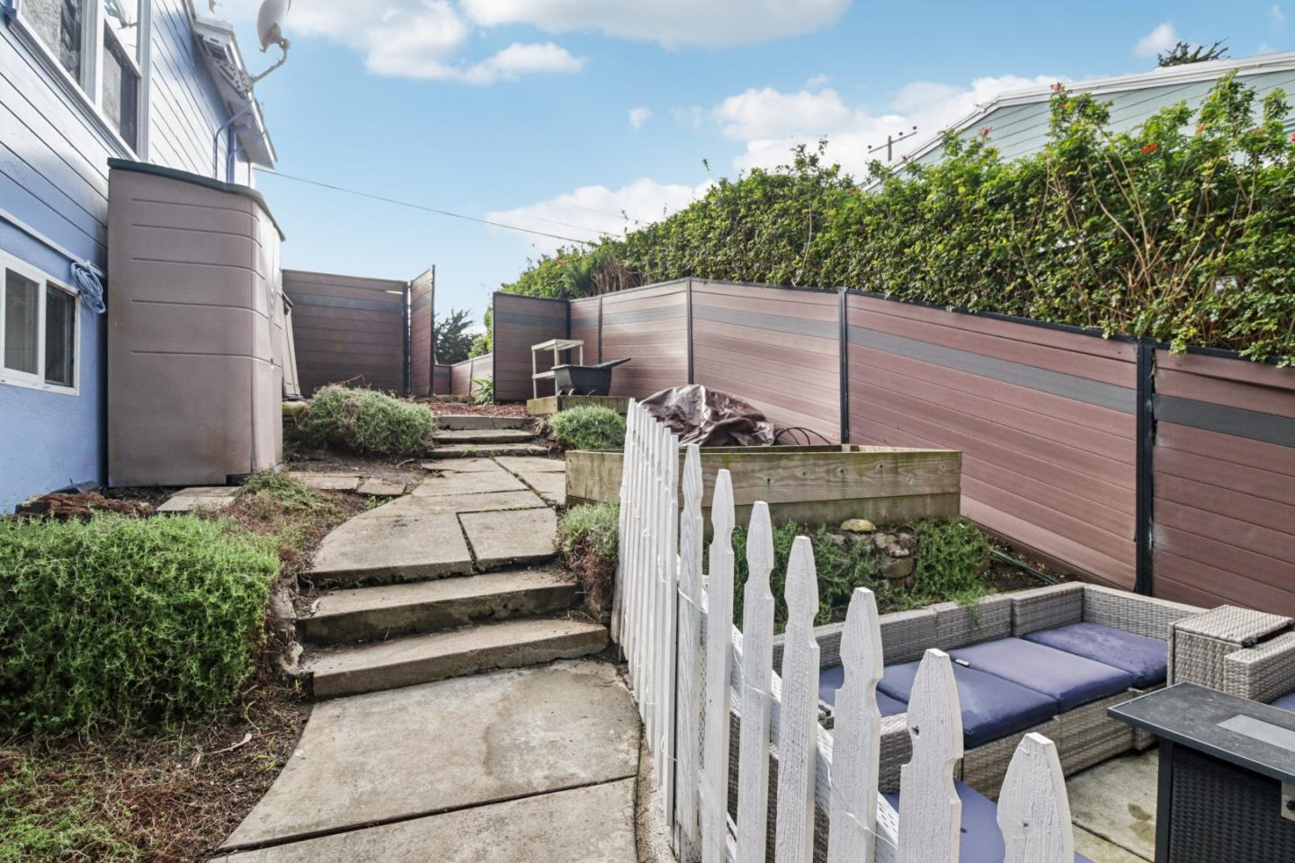 Detail Gallery Image 54 of 95 For 347 Manor Dr, Pacifica,  CA 94044 - 3 Beds | 3 Baths