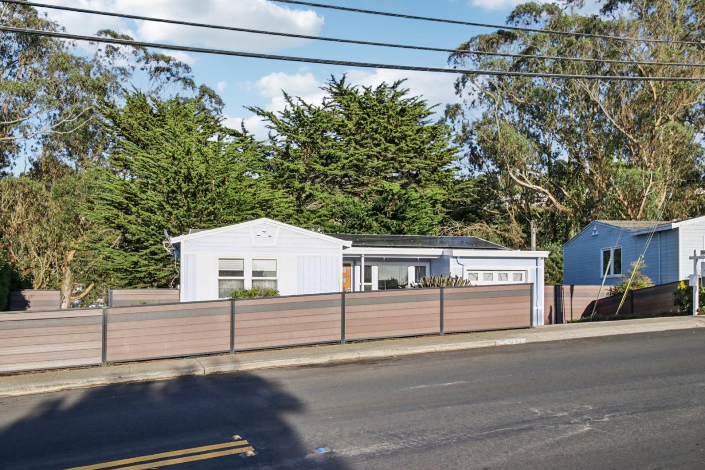 Detail Gallery Image 6 of 95 For 347 Manor Dr, Pacifica,  CA 94044 - 3 Beds | 3 Baths