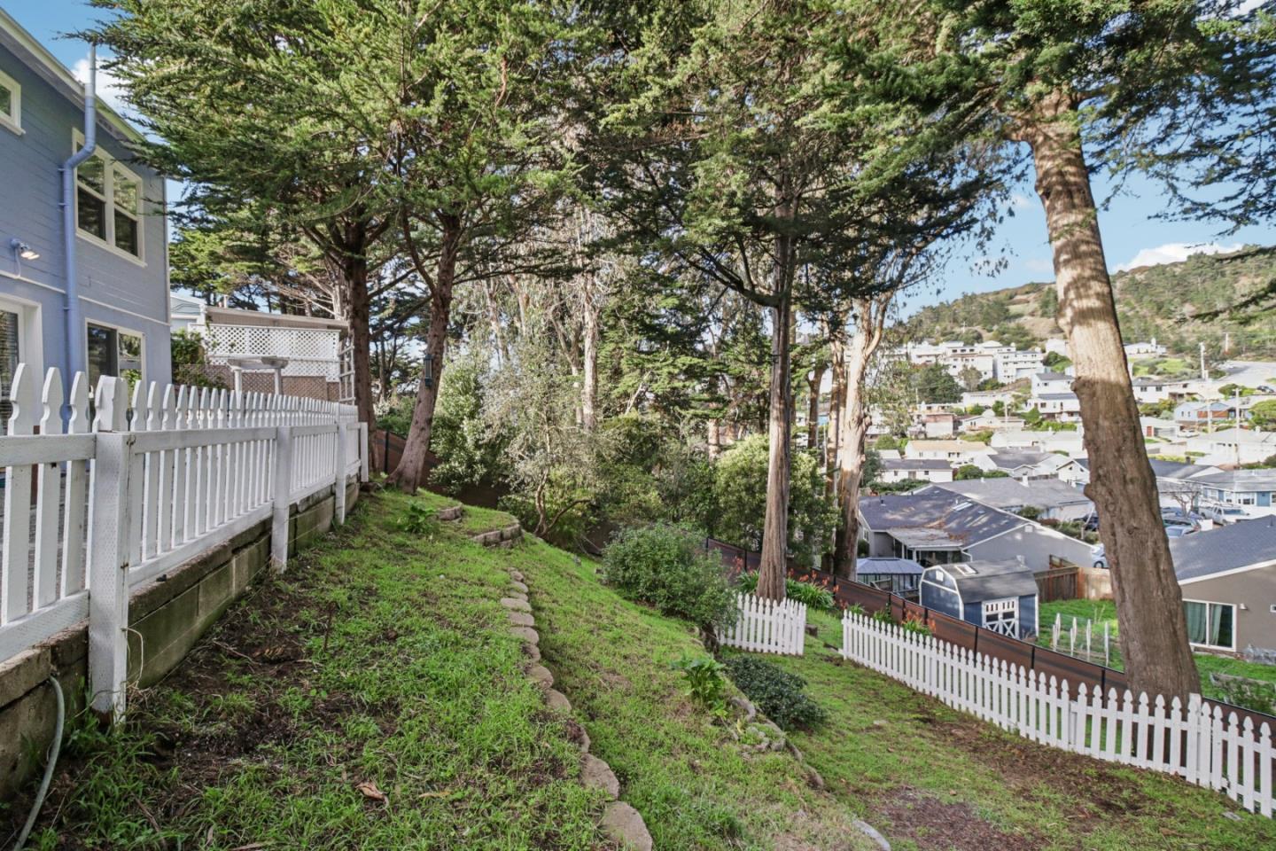 Detail Gallery Image 63 of 95 For 347 Manor Dr, Pacifica,  CA 94044 - 3 Beds | 3 Baths