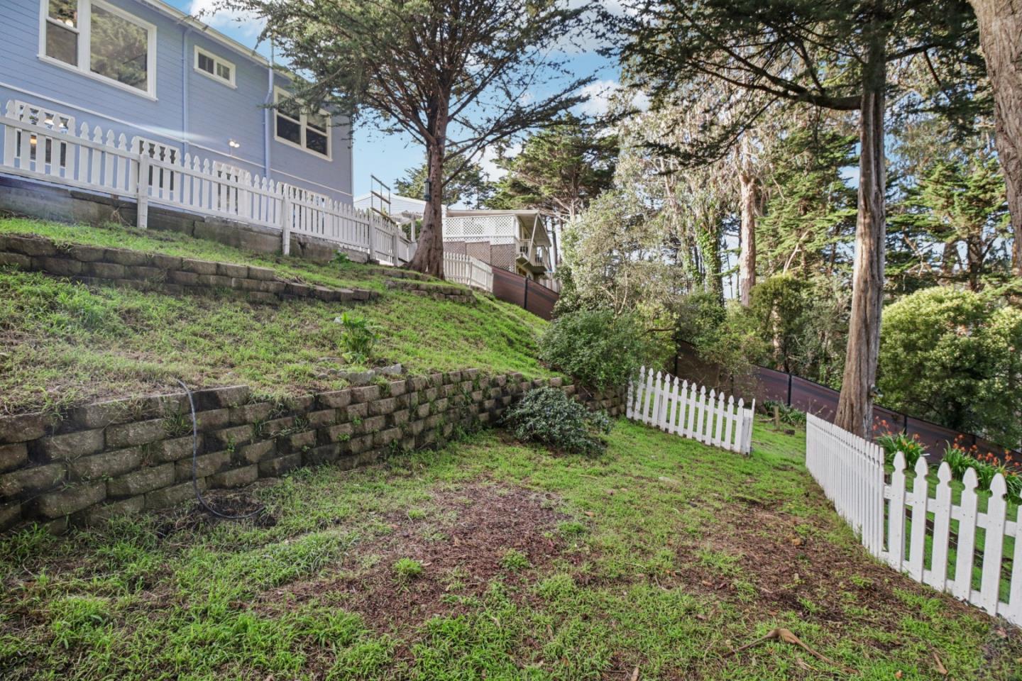 Detail Gallery Image 64 of 95 For 347 Manor Dr, Pacifica,  CA 94044 - 3 Beds | 3 Baths