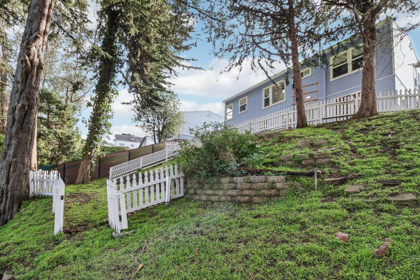 Detail Gallery Image 67 of 95 For 347 Manor Dr, Pacifica,  CA 94044 - 3 Beds | 3 Baths