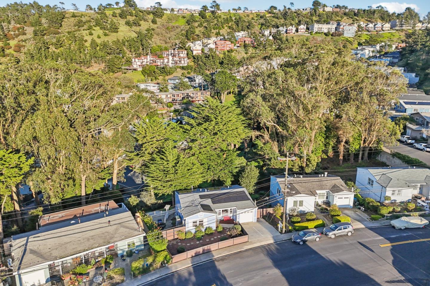 Detail Gallery Image 75 of 95 For 347 Manor Dr, Pacifica,  CA 94044 - 3 Beds | 3 Baths