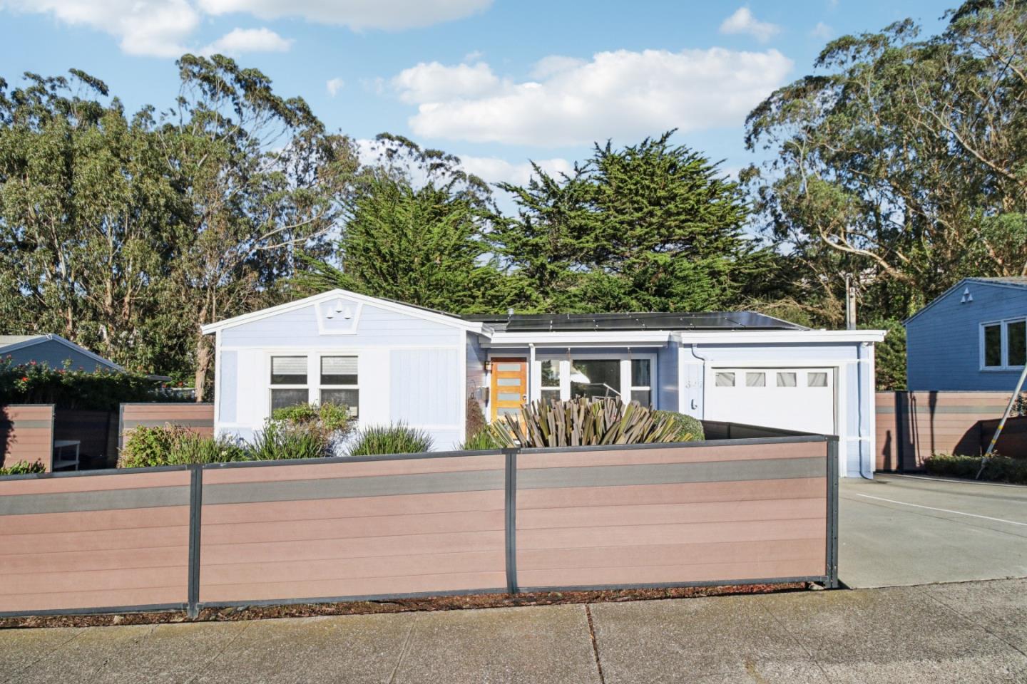 Detail Gallery Image 8 of 95 For 347 Manor Dr, Pacifica,  CA 94044 - 3 Beds | 3 Baths