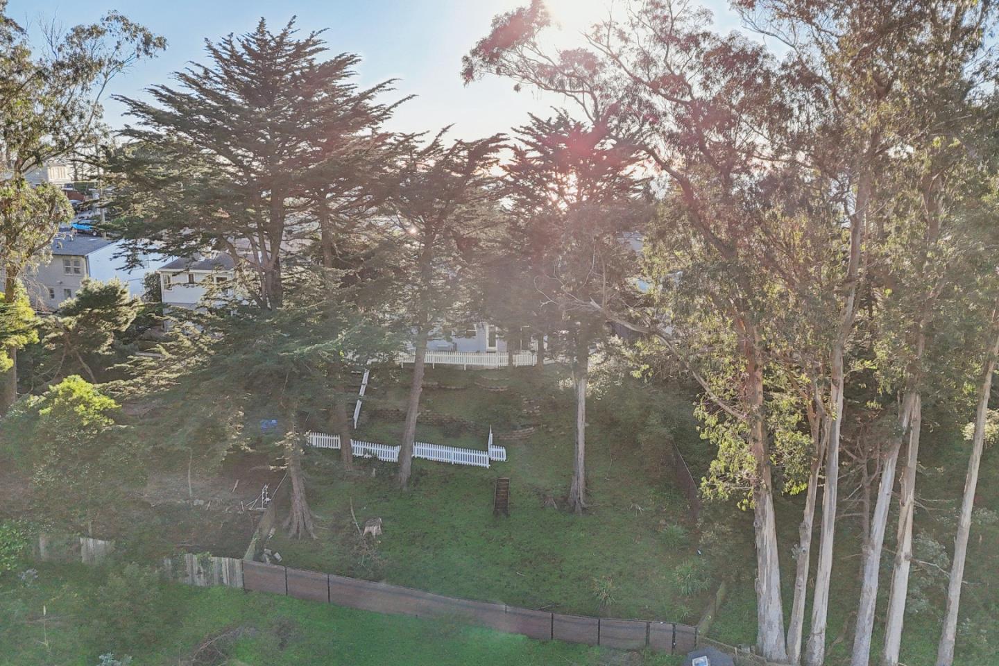 Detail Gallery Image 83 of 95 For 347 Manor Dr, Pacifica,  CA 94044 - 3 Beds | 3 Baths