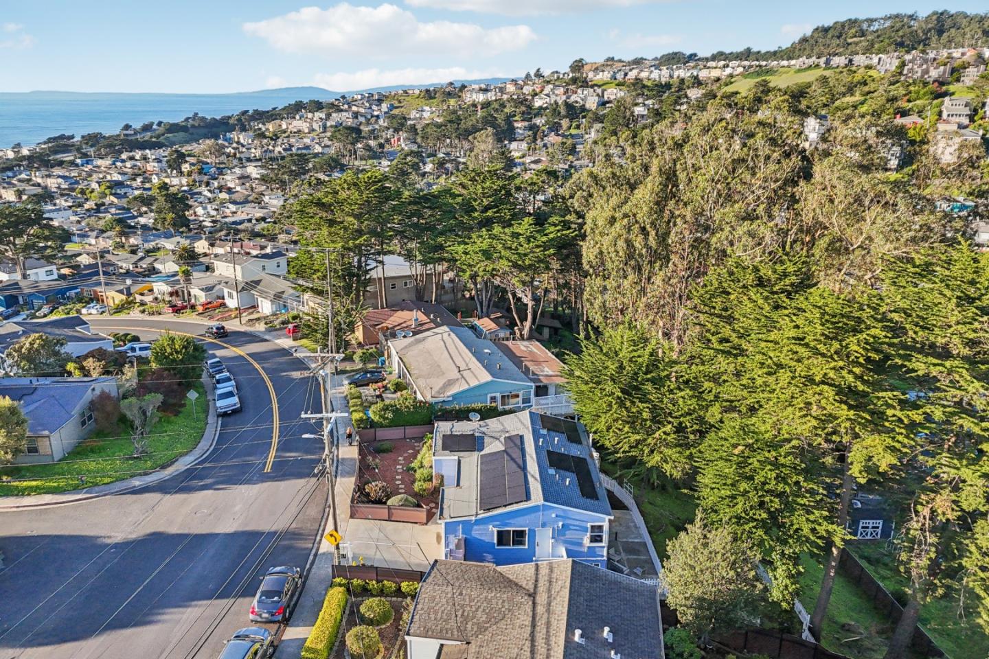 Detail Gallery Image 88 of 95 For 347 Manor Dr, Pacifica,  CA 94044 - 3 Beds | 3 Baths