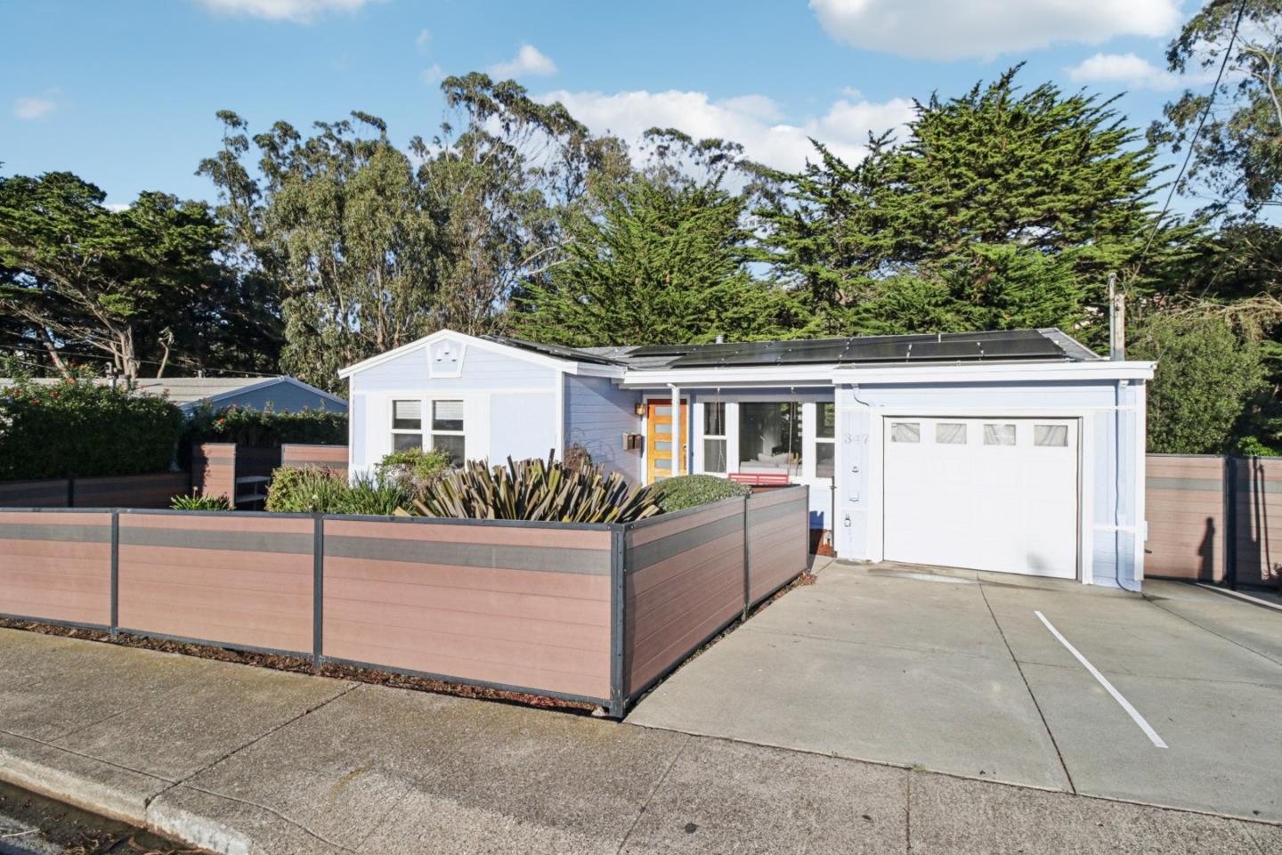 Detail Gallery Image 9 of 95 For 347 Manor Dr, Pacifica,  CA 94044 - 3 Beds | 3 Baths