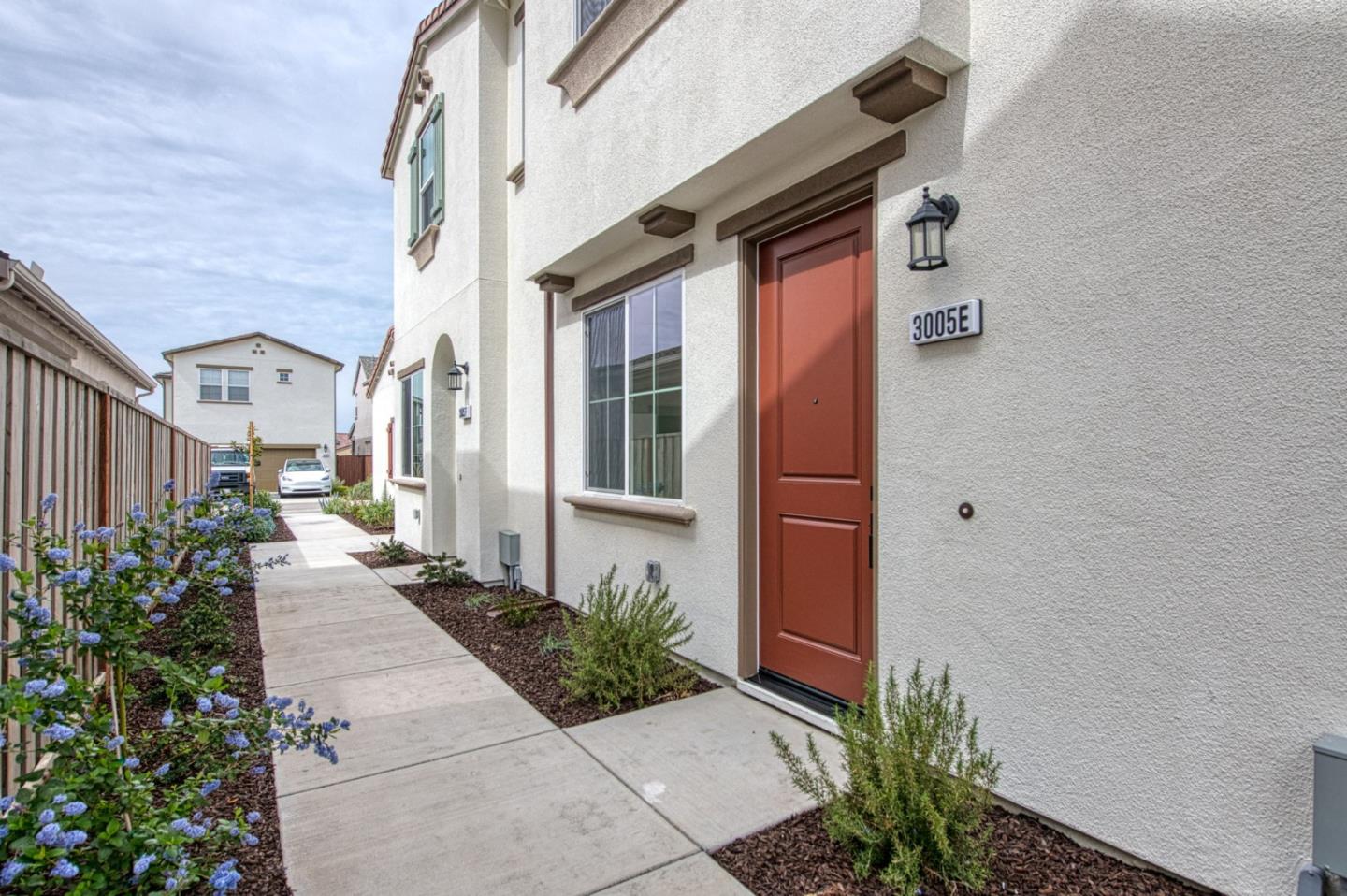 Detail Gallery Image 2 of 4 For 599 Santa Ynez Way #F,  Marina,  CA 93933 - 2 Beds | 1/1 Baths