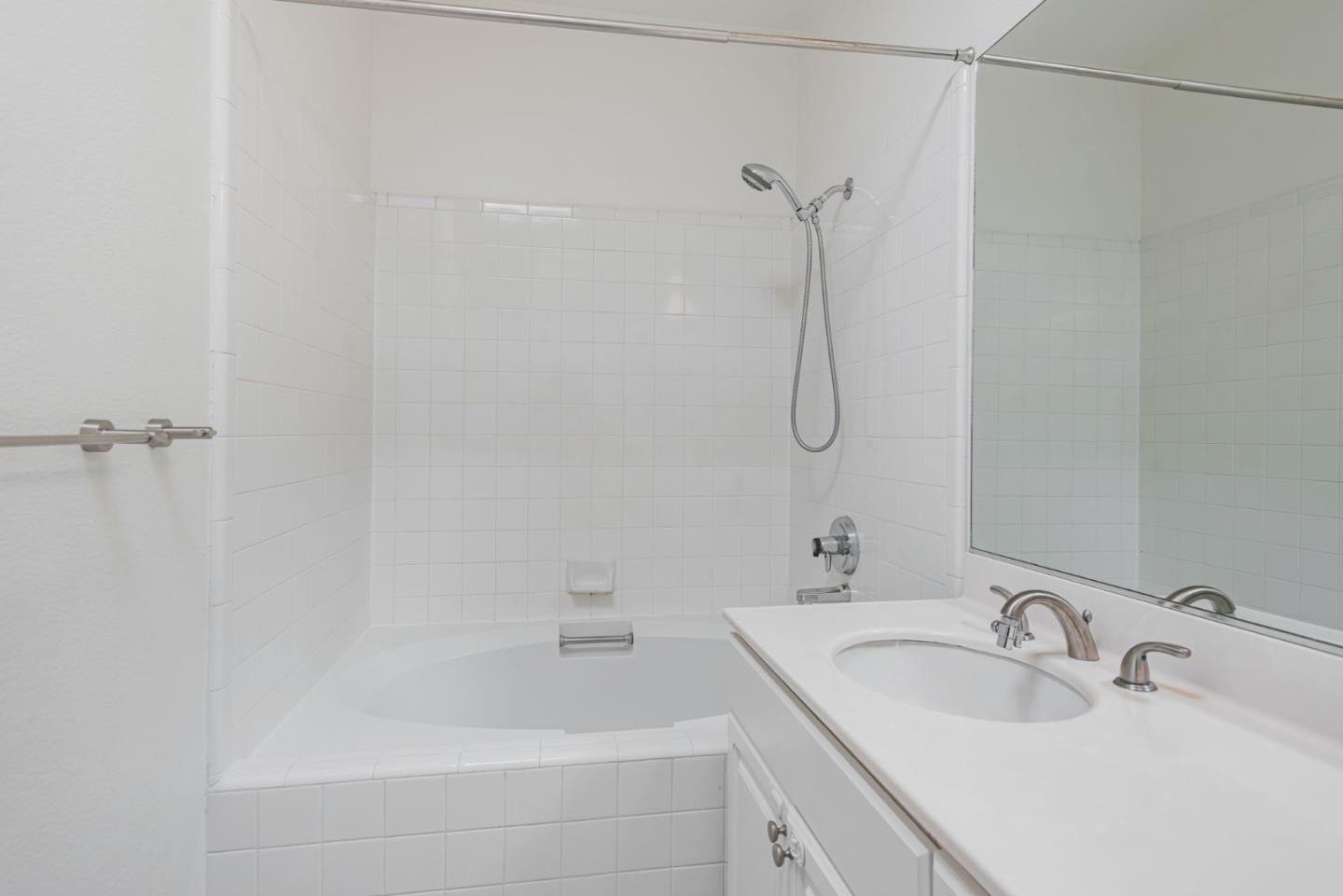 Detail Gallery Image 32 of 36 For 88 17th Ave #304,  San Mateo,  CA 94402 - 2 Beds | 2 Baths