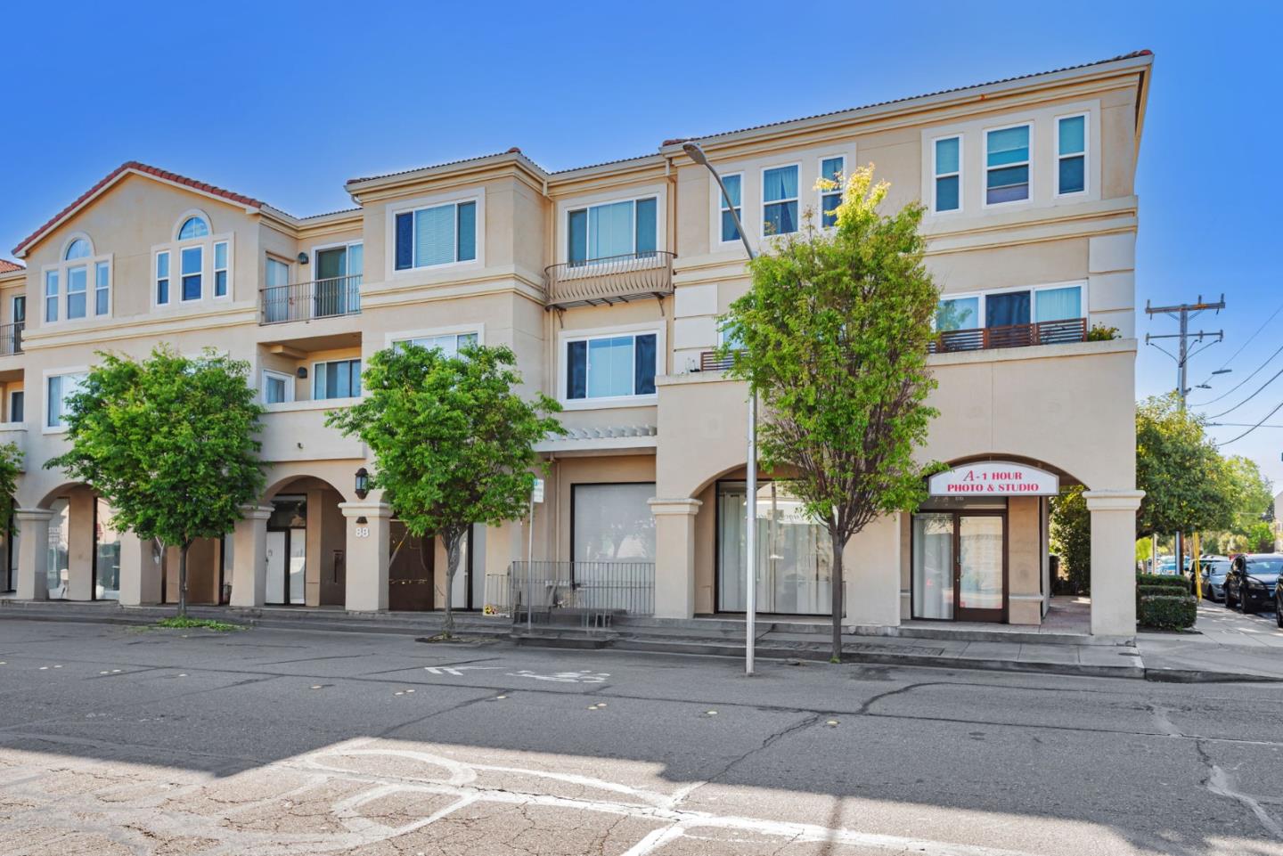 Detail Gallery Image 4 of 36 For 88 17th Ave #304,  San Mateo,  CA 94402 - 2 Beds | 2 Baths