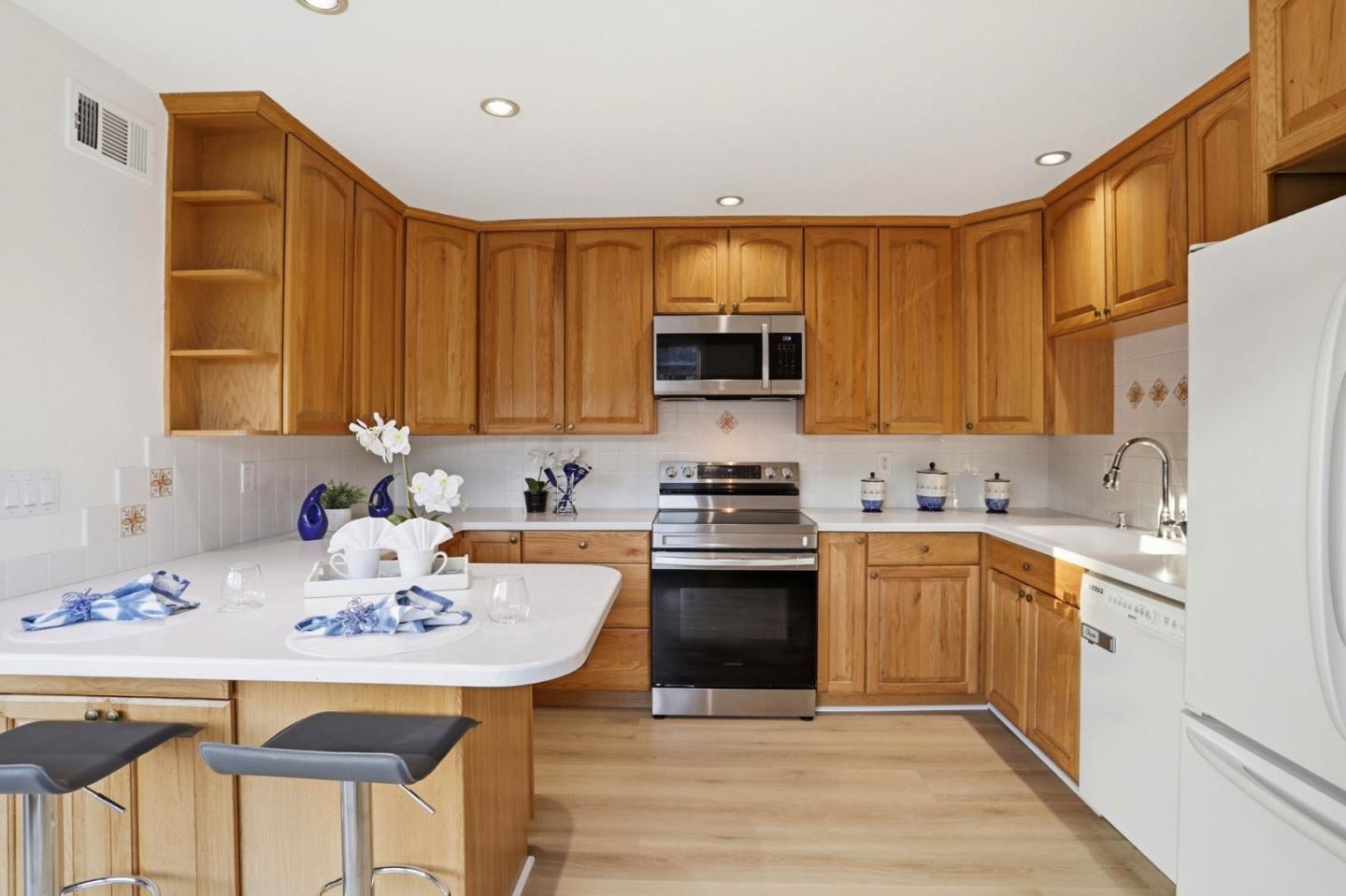 Detail Gallery Image 10 of 34 For 828 Calero Ave, San Jose,  CA 95123 - 3 Beds | 2 Baths